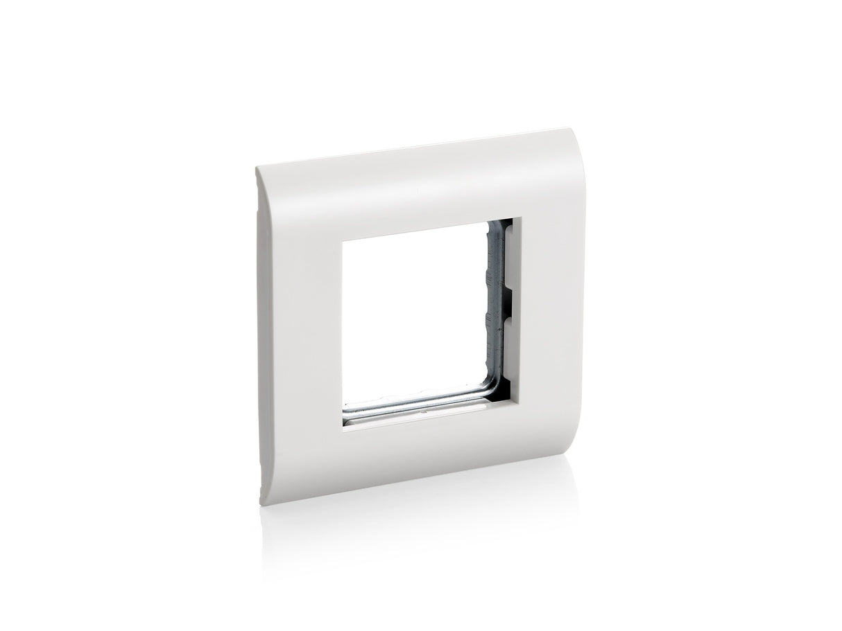 EAN 4015867120477 - Equip 125461 placa de pared y cubierta de interruptor Blanco imagen 1