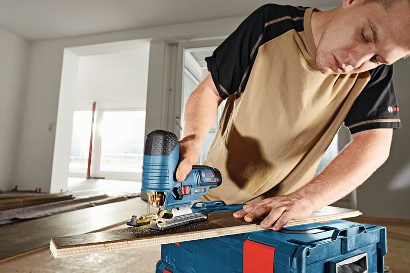 Sierra De Calar Inalámbrica Bosch Professional Gst 12v-70 Solo Professional, 12 Voltios Azul/Negro, Sin Batería Ni Cargador 06015a1001