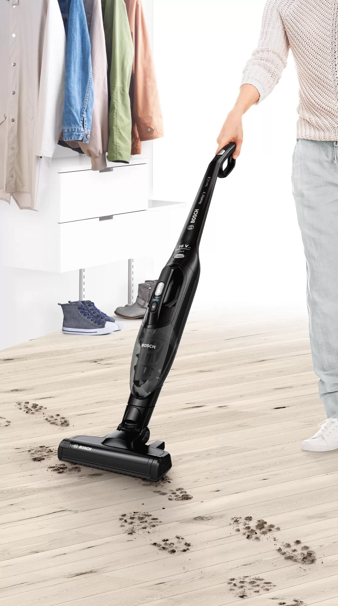 Aspiradora  Bosch Serie 2 Bchf216b De Mano Negro Sin Bolsa