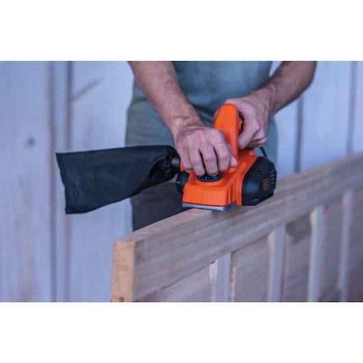 EAN 5035048810958 - Black & Decker BEW712-QS cepillo eléctrico manual Naranja 710 W imagen 9