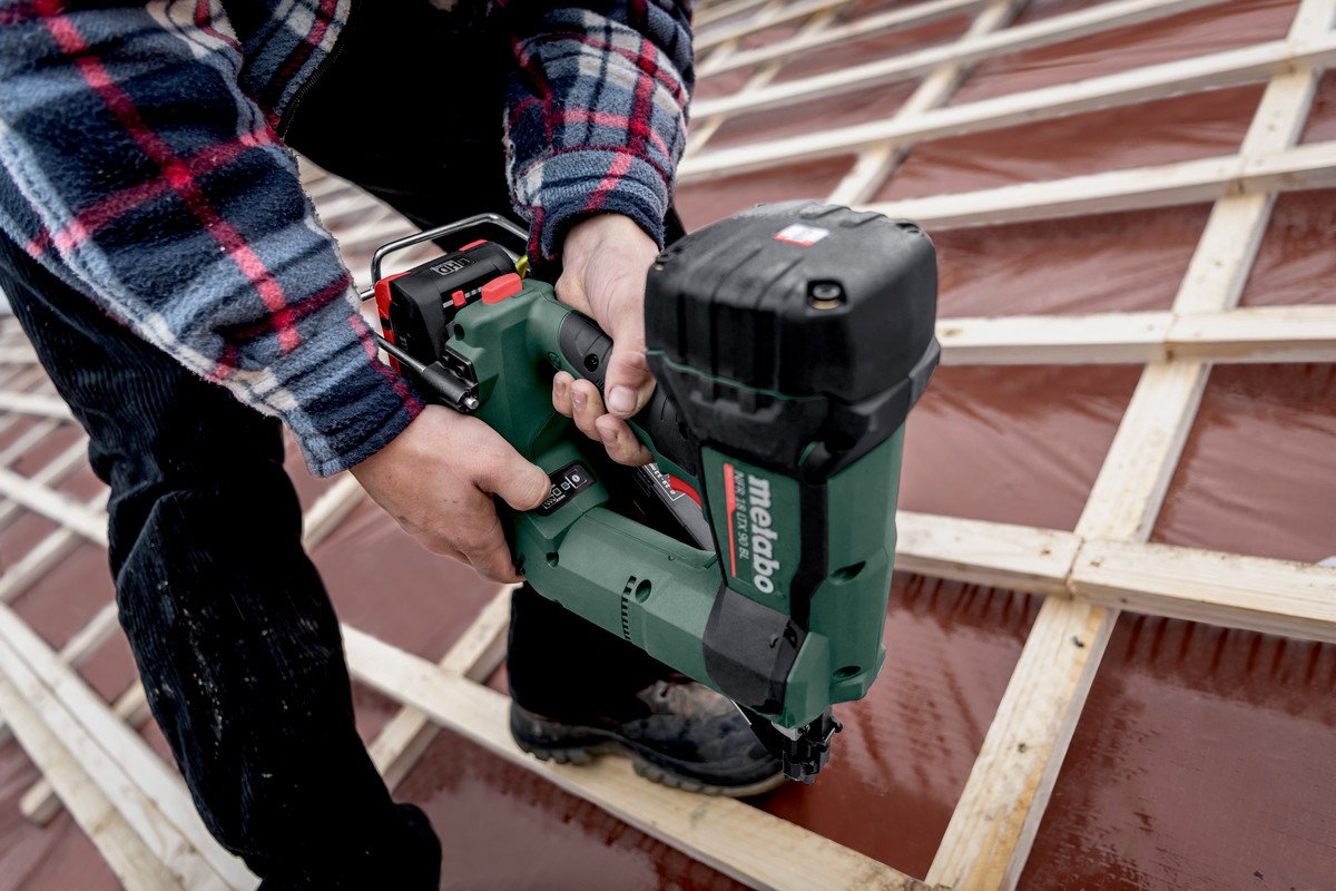Clavadora A Batería Metabo Nfr 18 Ltx 90 Bl