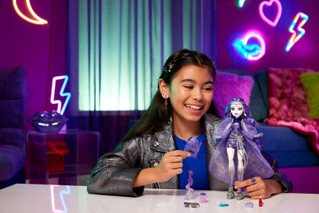 EAN 0194735230624 - Monster High HXH77 muñeca imagen 2