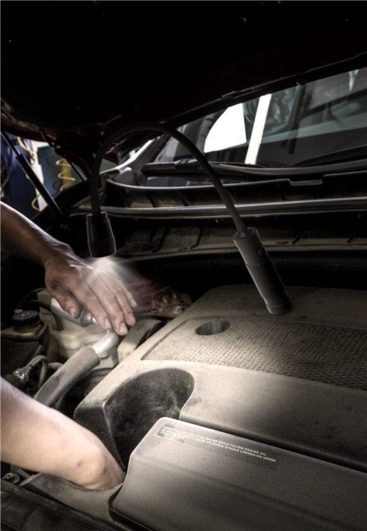 Luz De Trabajo Led Zoom 230 
Con 230 Lm Y Luz Blanca Fría (8000 K), Ideal Para El Trabajo, El Ocio Y La Asistencia En Carretera