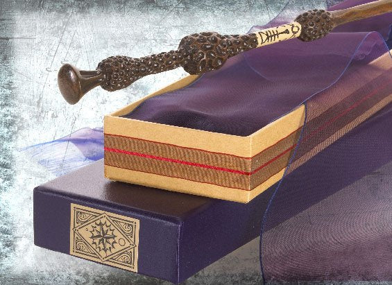 EAN 0812370010066 - Noble Collection NN7145 arma de juguete imagen 2