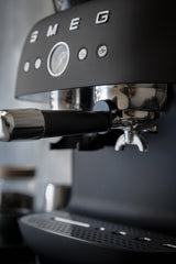 Smeg Kaffeemaschine Man. Mahlwerk Egf03blmeu, Thermoblock, Dampfdüse, 1l,...