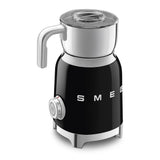 EAN 8017709316082 - Smeg MFF11BLEU espumador o calentador de leche Calentador/espumador de leche automático Negro imagen 4