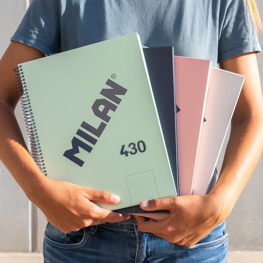 Milan Libreta Con Espiral A4 80 Hojas 95gr Papel Blanco Serie 1918 Pack 4 Colores Surtidos