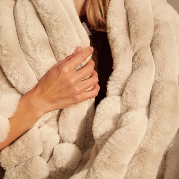 Duux Yentl Wrmedecke Striped Rabbit Faux Fur Beige (200x200)