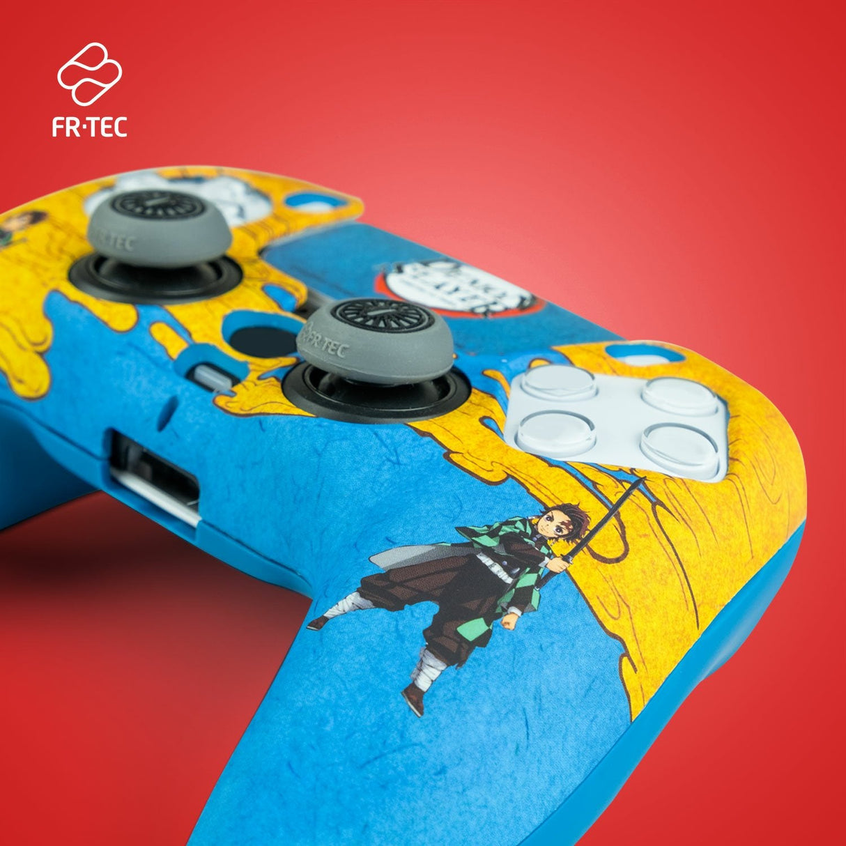 Fr-Tec Demon Slayer Kimetsu No Yaiba Tanjiro Kamado Pack Para Mando Ps5 De Carcasa Rigida + Grips + Sticker Para