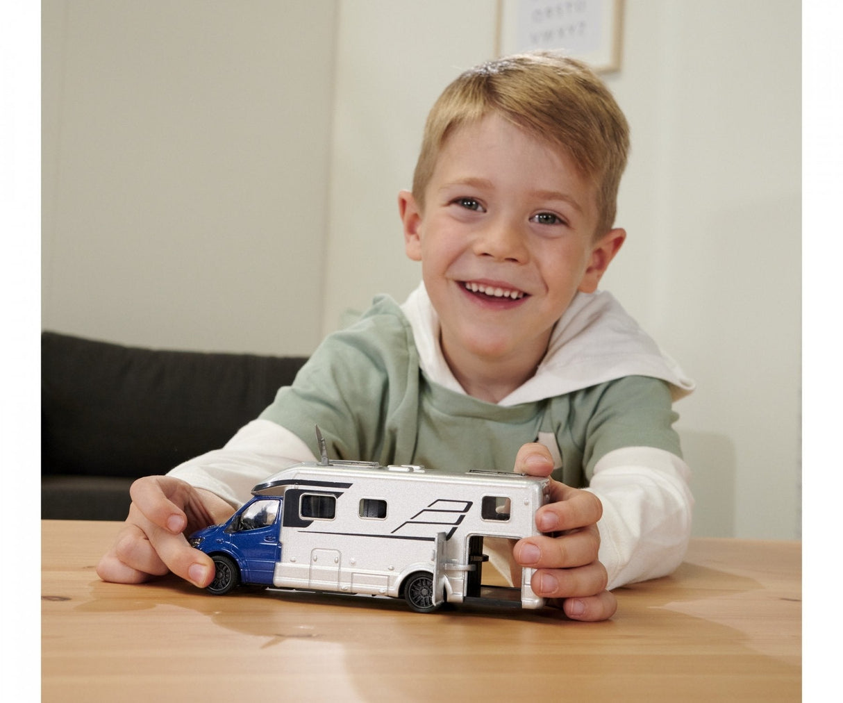 Vehículo De Juguete  Majorette Hymer Clase B Camper Plateado/Azul