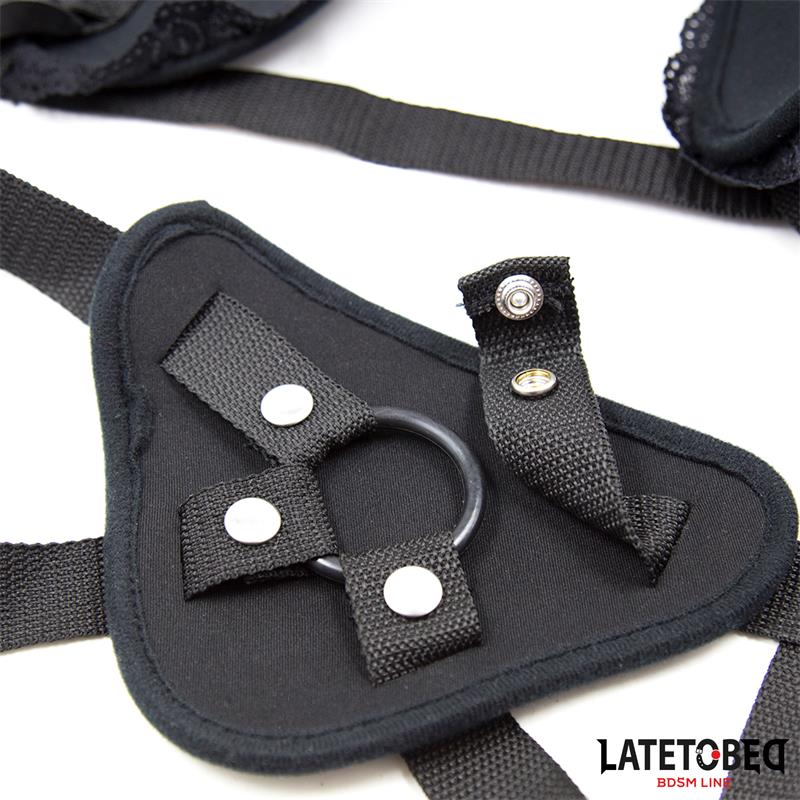 Arnés Strap On Encaje Con Anillo Silicona Ajustable