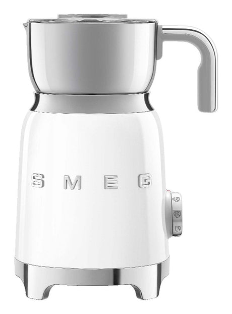 EAN 8017709316136 - Smeg MFF11WHEU espumador o calentador de leche Automático Blanco imagen 1
