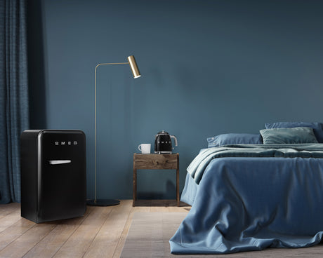 EAN 8017709302184 - Smeg KLF05BLEU tetera eléctrica 0,8 L 1400 W Negro imagen 17