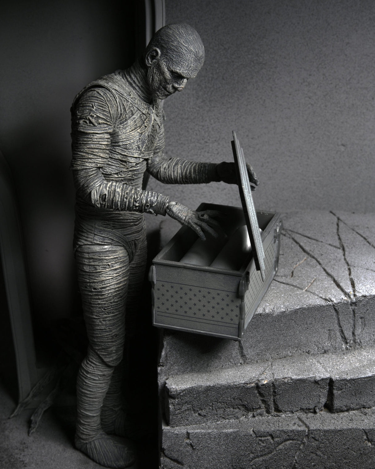 Figura Ultimate Mummy Black And White Universal Monsters 18cm