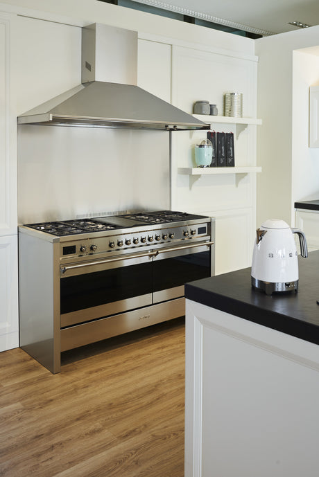 EAN 8017709231811 - Smeg KLF04WHEU tetera eléctrica 1,7 L 2400 W Blanco imagen 1