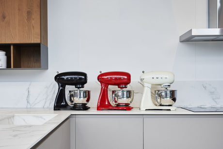 EAN 8017709269159 - Smeg SMF03CREU batidora Batidora de varillas 800 W Crema de color imagen 14