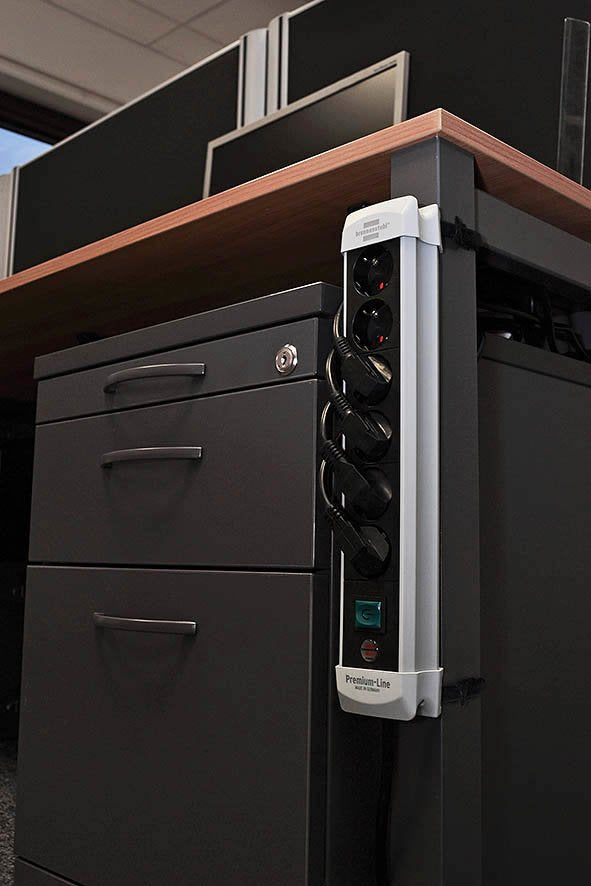 Brennenstuhl 1955560100 Base Múltiple 3 M 6 Salidas Ac Gris