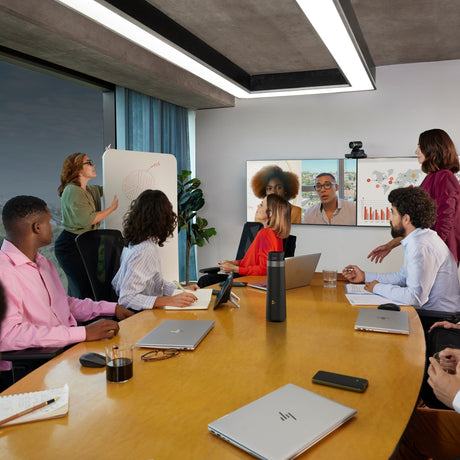 EAN 198122304387 - Poly Studio E60 Smart Camera 4K MPTZ with 12x Optical Zoom 8 MP Negro 3840 x 2160 Pixeles 60 pps imagen 4