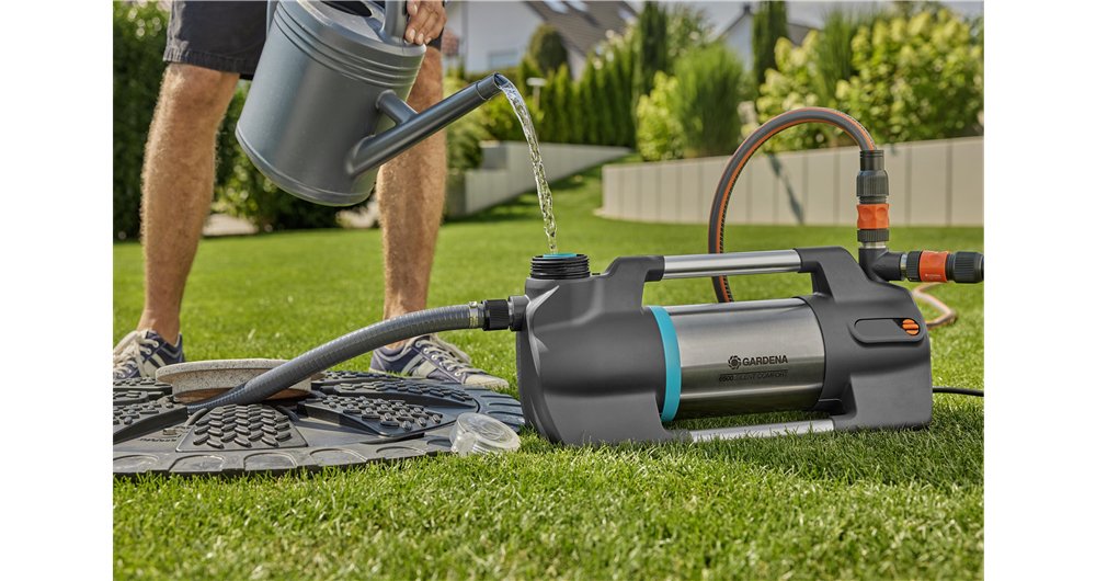 Bomba De Jardín Gardena 6500 Silentcomfort Gris Oscuro/Acero Inoxidable, 1.300 Vatios, Bluetooth, Modelo 2023