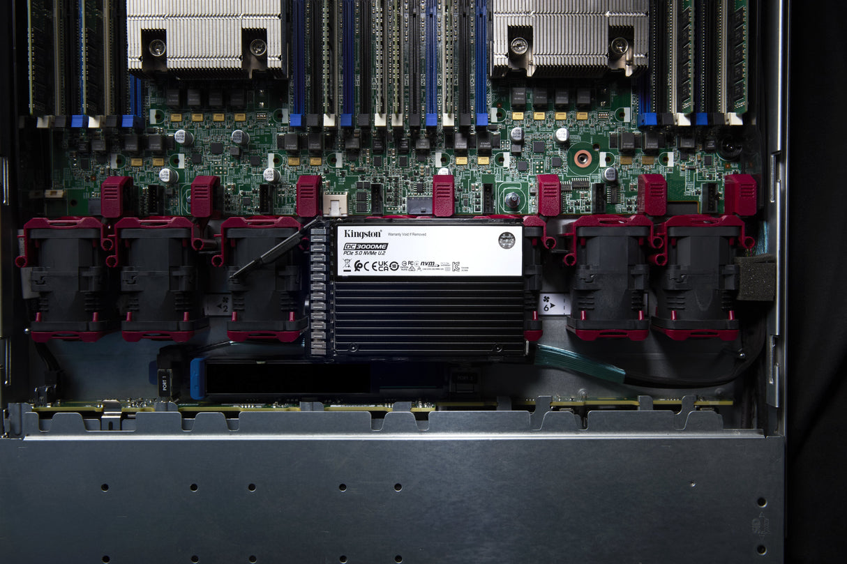 Kingston Dc3000me Sedc3000me/30t7 30720 Gb 1.0 Dwpd 2,5" 63,5mm U.2 Pcie 5.0 X4 Ssd 256bit Aes