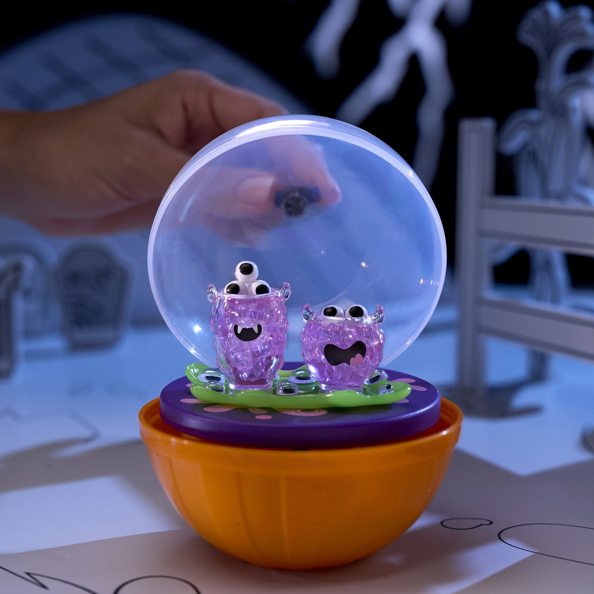 Mga Entertainment Mga'S Miniverse - Make It Mini Halloween 2025 Beetlejuice Mini Collectibles (Sortierter Artikel) 547051-Euc