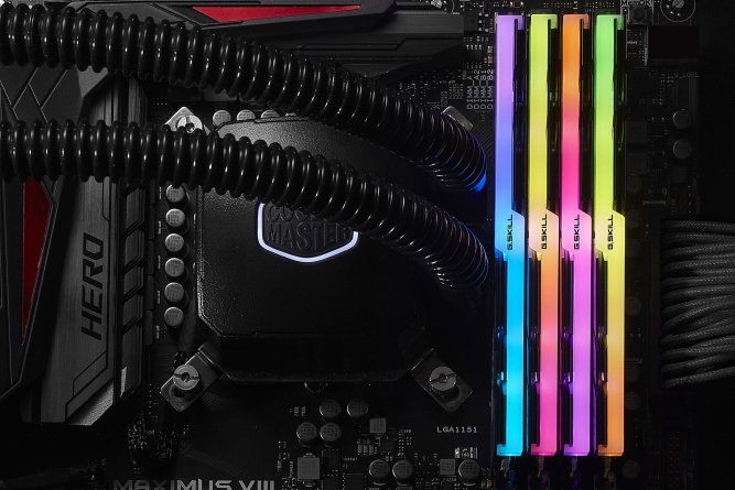EAN 4719692015402 - G.Skill Trident Z RGB F4-3200C16Q-64GTZR módulo de memoria 64 GB 4 x 16 GB DDR4 288-pin DIMM imagen 5