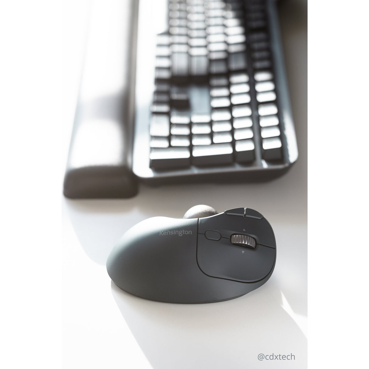 EAN 0085896721963 - Kensington Pro Fit Ergo TB550 ratón mano derecha RF Wireless + Bluetooth imagen 17