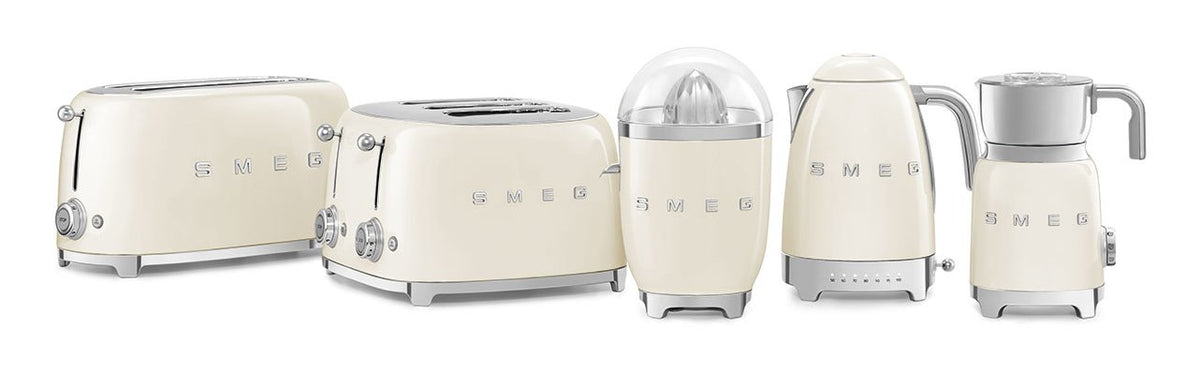 EAN 8017709231378 - Smeg KLF04CREU tetera eléctrica 1,7 L 2400 W Crema de color imagen 5