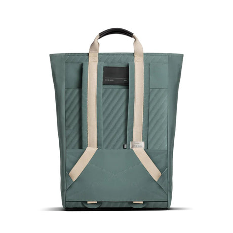EAN 4895200474180 - Native Union BACKPACK-GRN mochila Mochila informal Verde Tela, Tereftalato de polietileno (PET), Plástico imagen 3