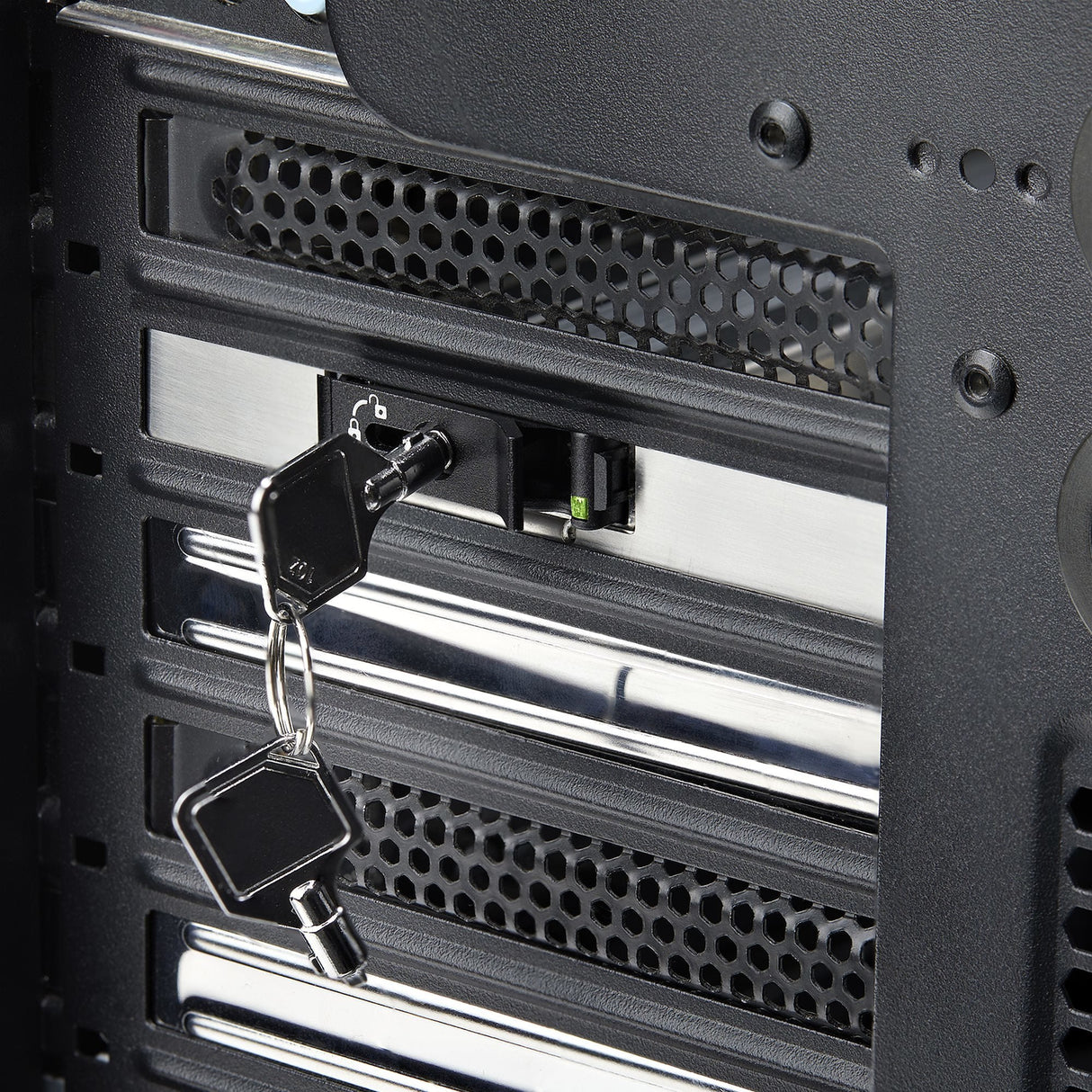 Startech Tarjeta Pcie X4 A Ssd Nvme M.2 - Rack Móvil Backplane Con Bandeja Removible Hot Swap Intercambiable En Caliente Con Llave