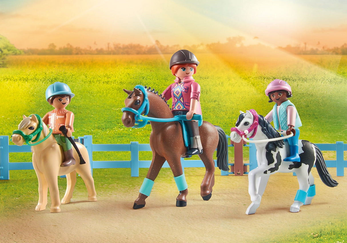 Playmobil 71493 Escuela De Equitación Móvil Caballos De La Cascada