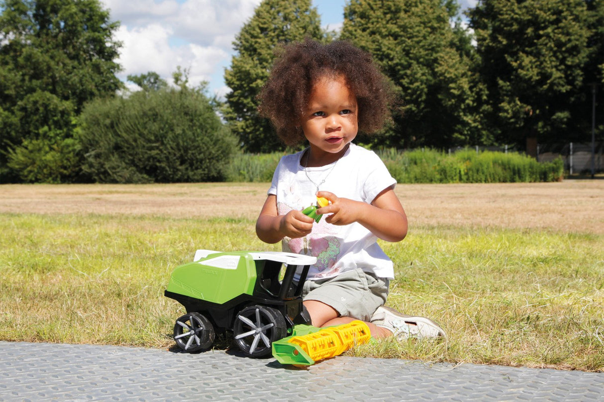 Lena Truxx2 Harvester,   Presenter