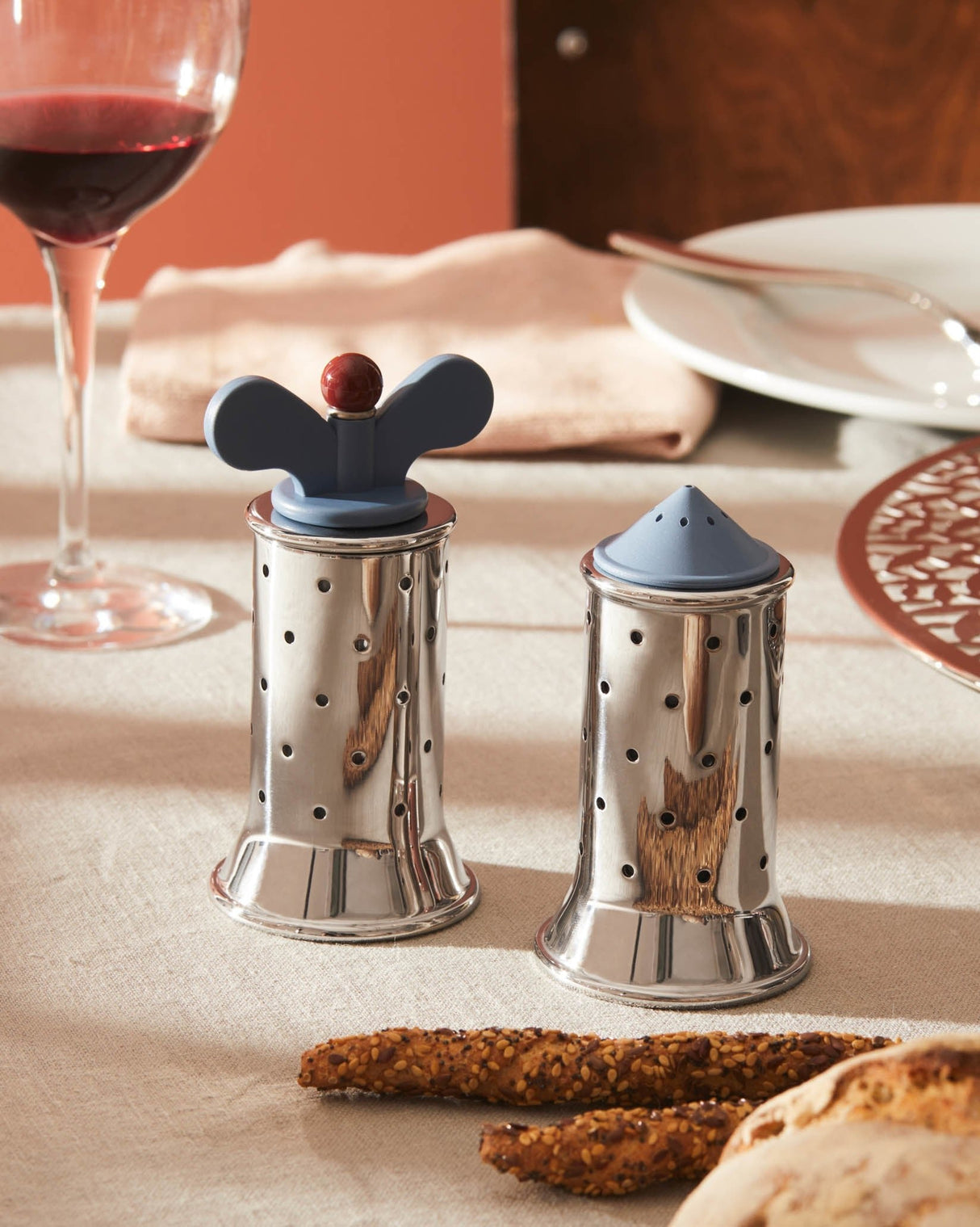 Alessi Salt Castor Black Mgsal B