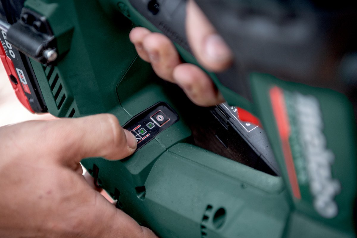 Clavadora A Batería Metabo Nfr 18 Ltx 90 Bl