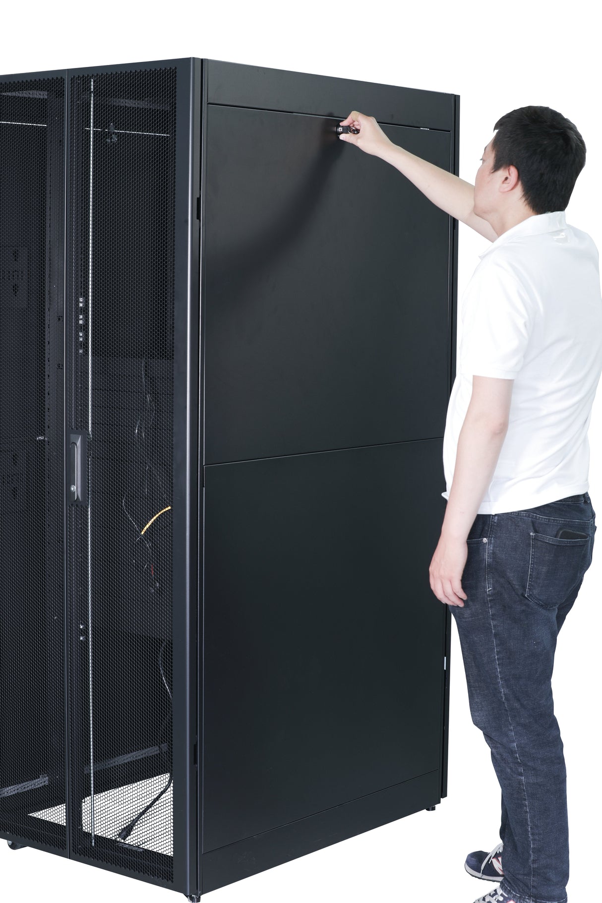 Apc Easy Rack  42u  Negro  Con Techo  Ruedas  Pies  4 Soportes  Y     Paneles Laterales  1991h X 600w X 800d Mm