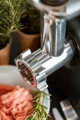 Picadora De Carne Adler Con Triturador Ad 4813 Plata/Negro, 600 W, Nãºmero De Velocidades 2, Rendimiento (Kg/Min) 1