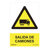 Cartel Peligro "Salida De Camiones" (Pvc 0.7mm) 30x40cm Normaluz