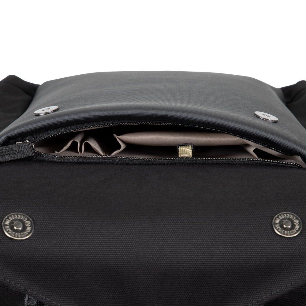 Mochila Riva Canvas Urban Para Portátil (14")  Negro 8524