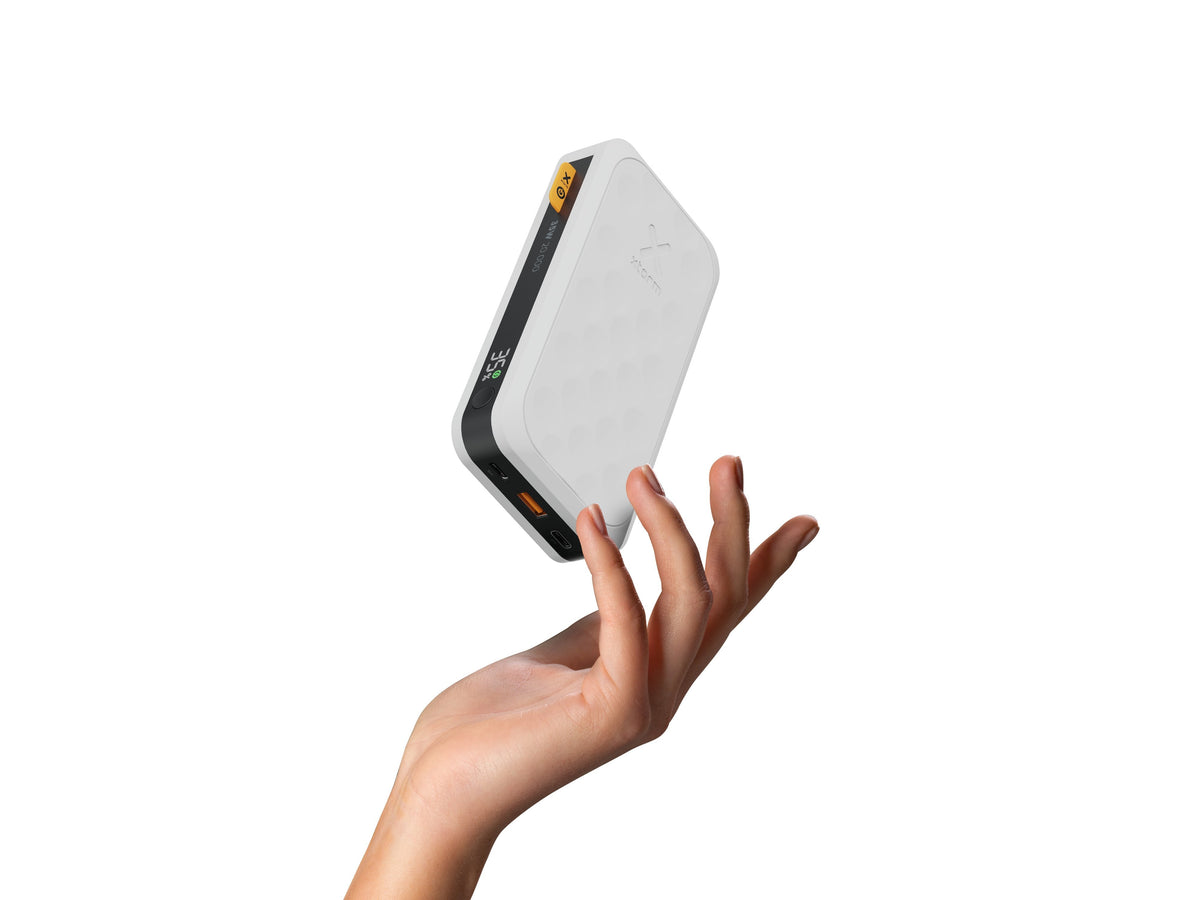 Power Bank Fuel Series Fs-5200 20000mah Blanco Xtorm 20000mah/ Hasta 35w/ 2xusb-C, 1xusb-A/ Lcd