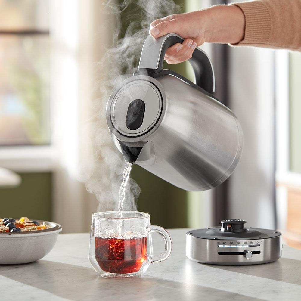 EAN 8003437645600 - KitchenAid 5KEK1701ESX tetera eléctrica 1,7 L 2400 W Acero inoxidable imagen 5