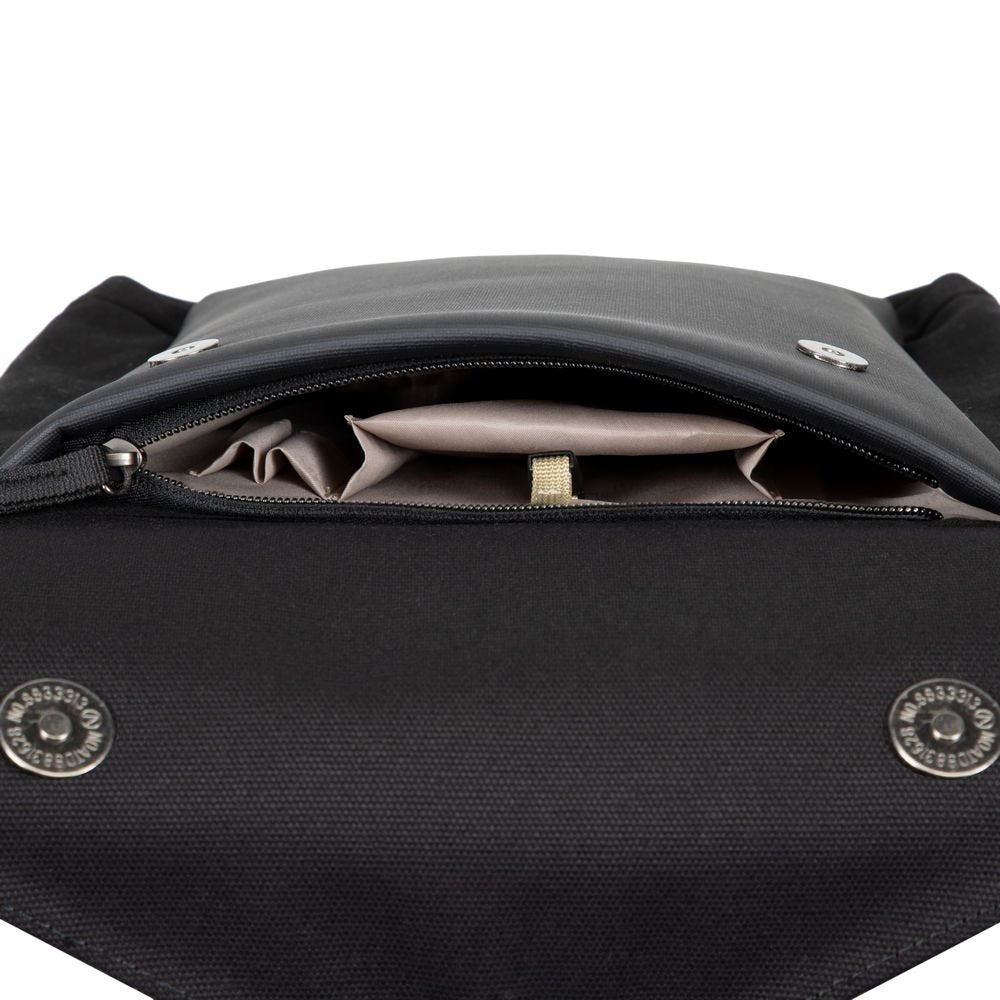 Mochila Riva Canvas Urban Para Portátil (14")  Negro 8524