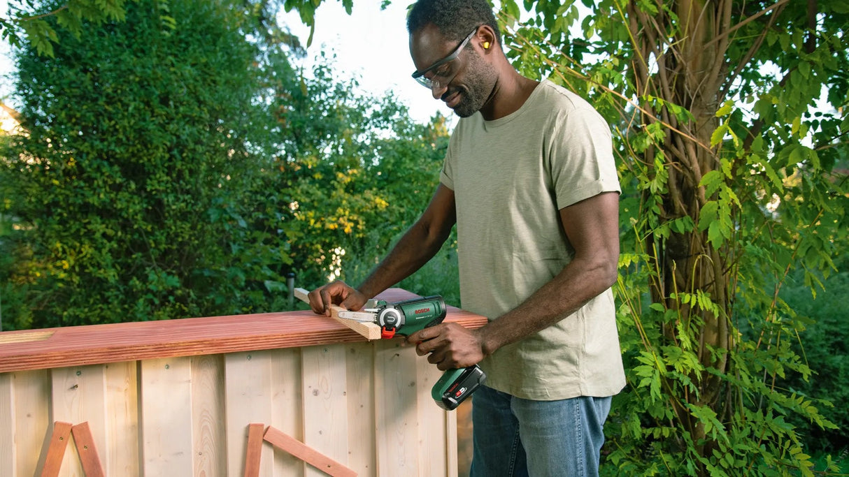 Sierra Inalámbrica Bosch Nanoblade Universalcut 18v-65 Solo, 18 Voltios, (Verde/Negro, Sin Batería Ni Cargador, Power For All Alliance) 06033d5200