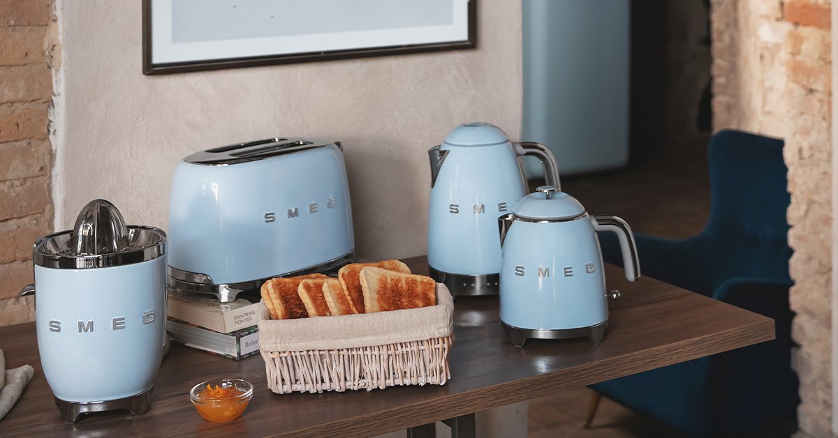 EAN 8017709302191 - Smeg KLF05PBEU tetera eléctrica 0,8 L 1400 W Azul imagen 17