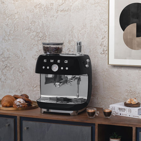 EAN 8017709329846 - Smeg EGF03BLEU cafetera eléctrica Manual Máquina espresso 2,4 L imagen 6