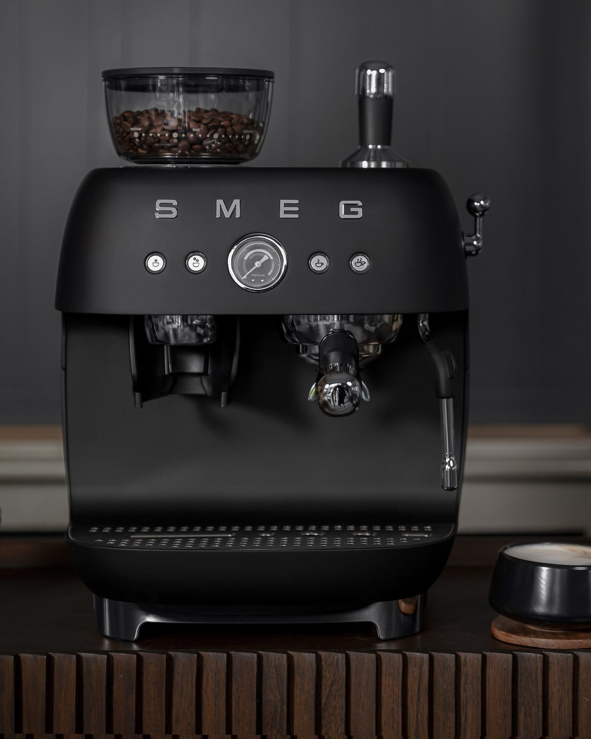 Smeg Kaffeemaschine Man. Mahlwerk Egf03blmeu, Thermoblock, Dampfdüse, 1l,...