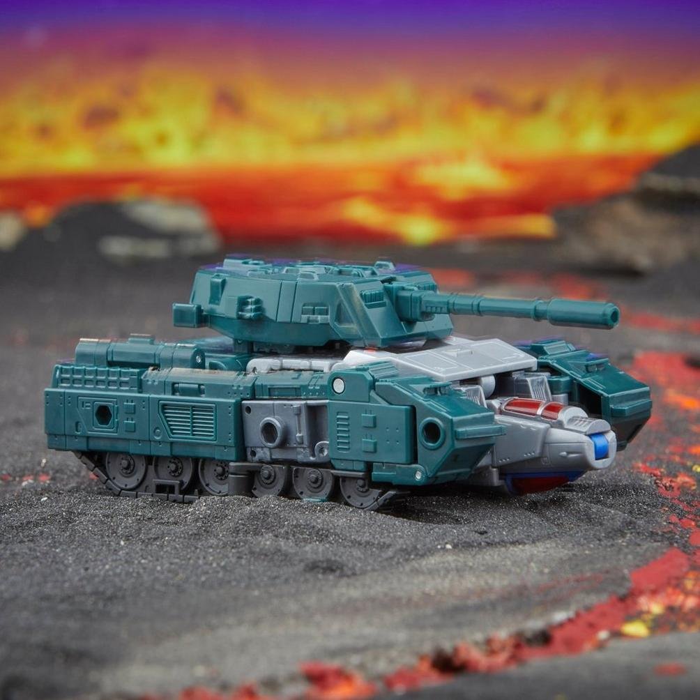 Figura Hasbro Transformers Legacy United Deluxe Overcharge