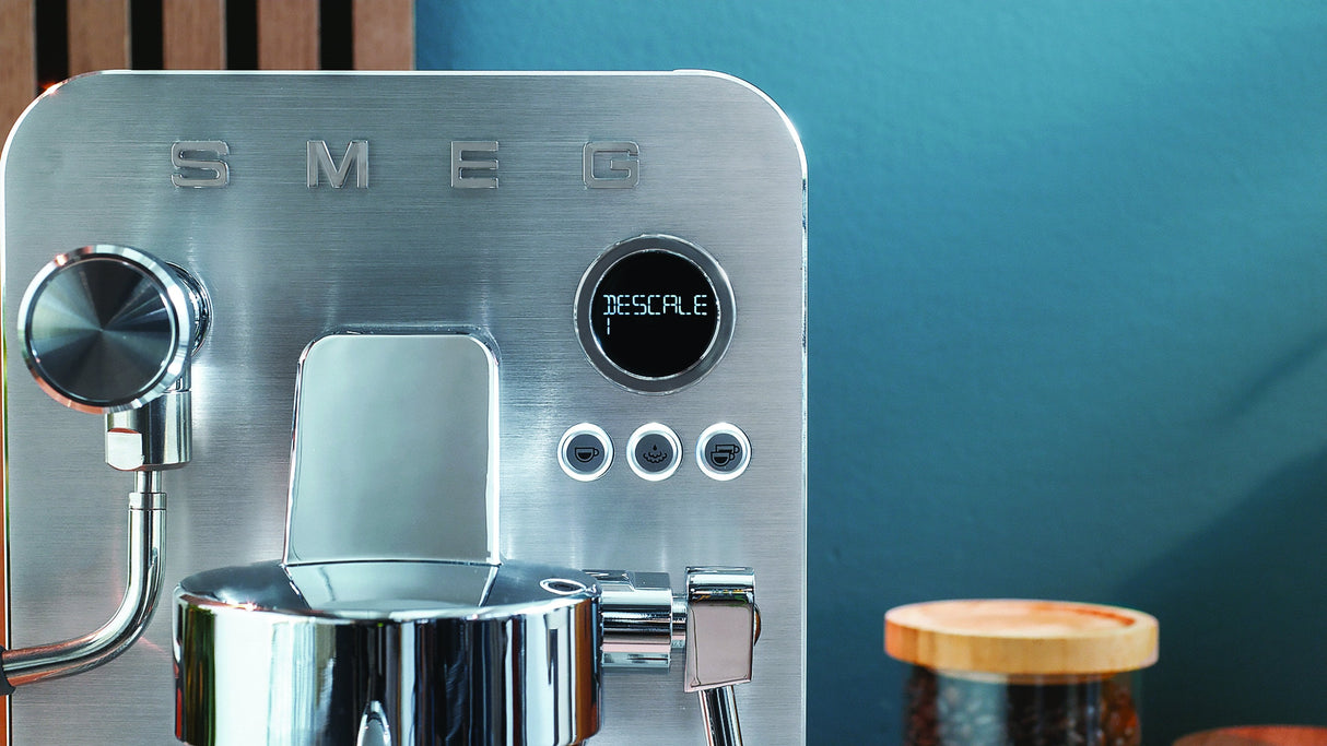 Smeg Espresso Coffee Machine Collection White Emc02whmeu