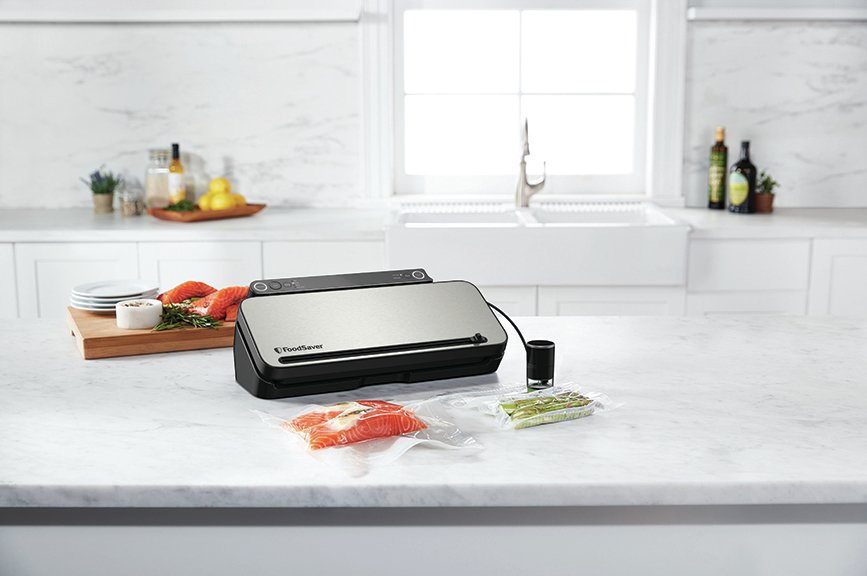 Foodsaver Envasadora Al Vacío Premium  Maquina De Envasar Al Vacio Con Cánula Con Adaptador Para Recipientes Integrada, 1 Rollo, 4 Bolsas & 4 Bolsas Con Cierre Tipo Zip [Vs3190x]