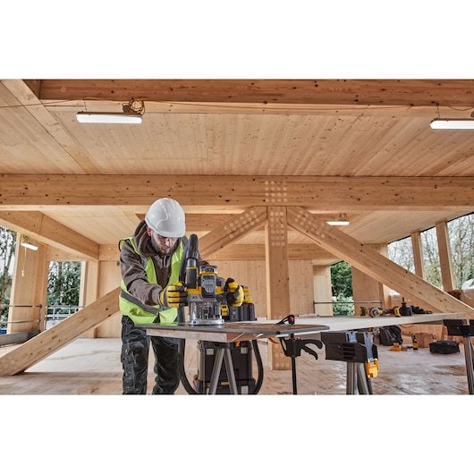 Dewalt Dcw620nt-Xj Battery Plunge Router