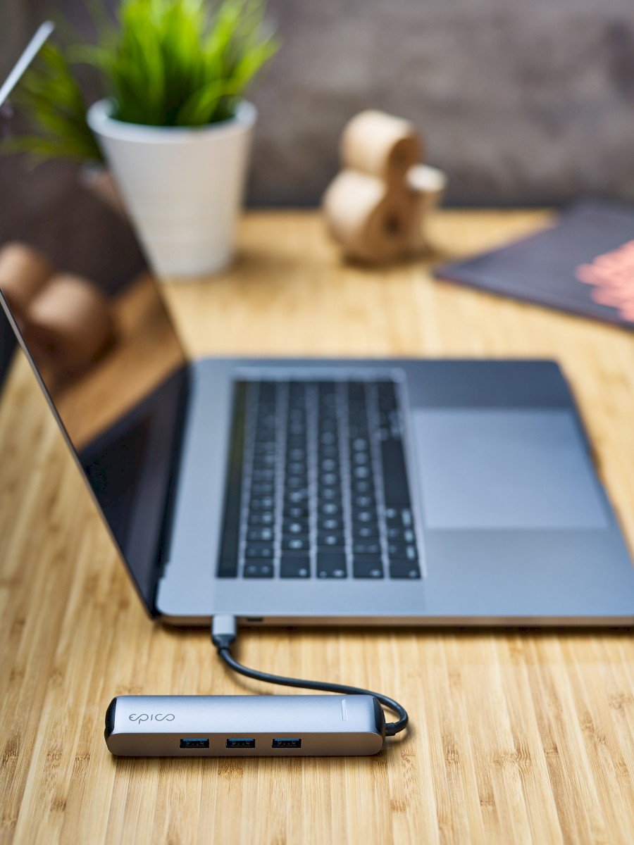 Epico Hub Usb-C A 4k Hdmi  3usb-A  Usb-C  Ethernet - Plata